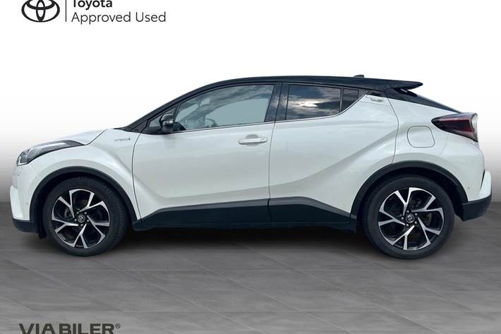 Hvid Toyota C-HR fra 2018