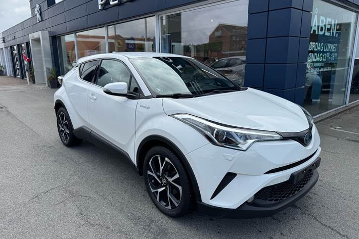 Hvid Toyota C-HR fra 2018