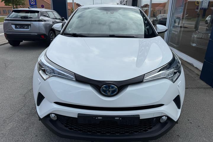 Hvid Toyota C-HR fra 2018