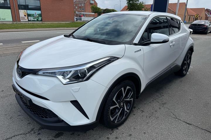 Hvid Toyota C-HR fra 2018