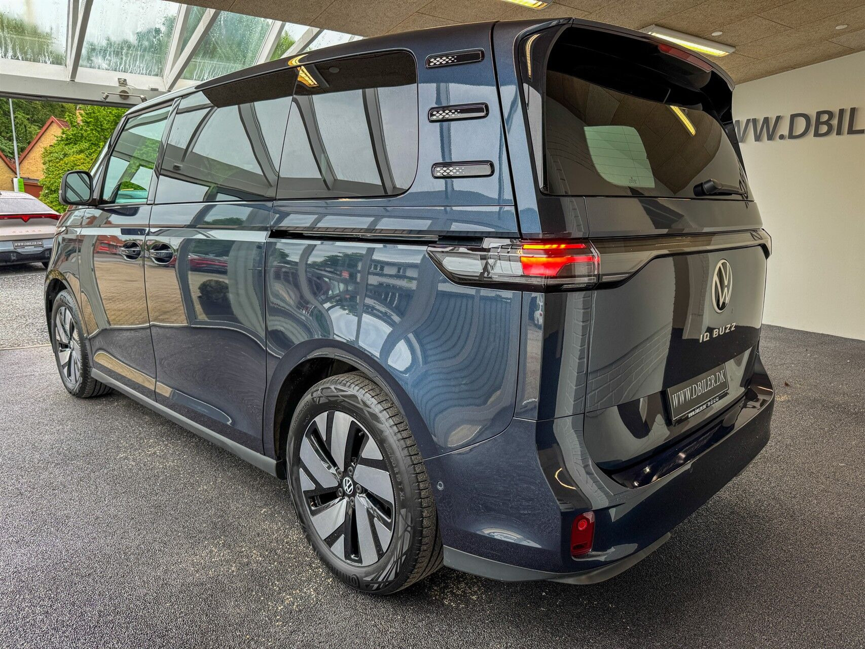 Blå VW ID.Buzz fra 2023