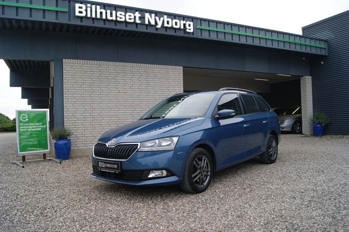 Grå Skoda Fabia fra 2021