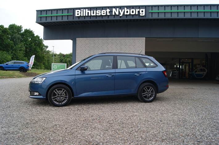 Grå Skoda Fabia fra 2021