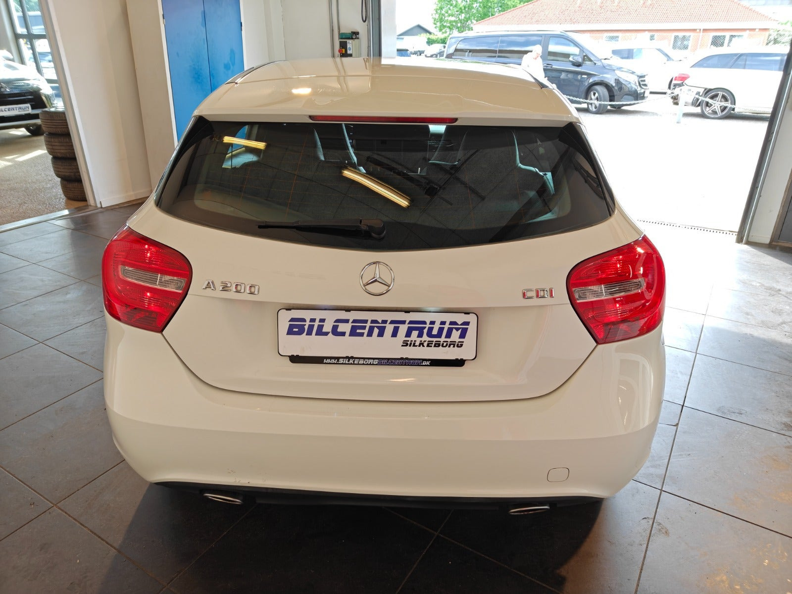 Hvid Mercedes A200 fra 2014
