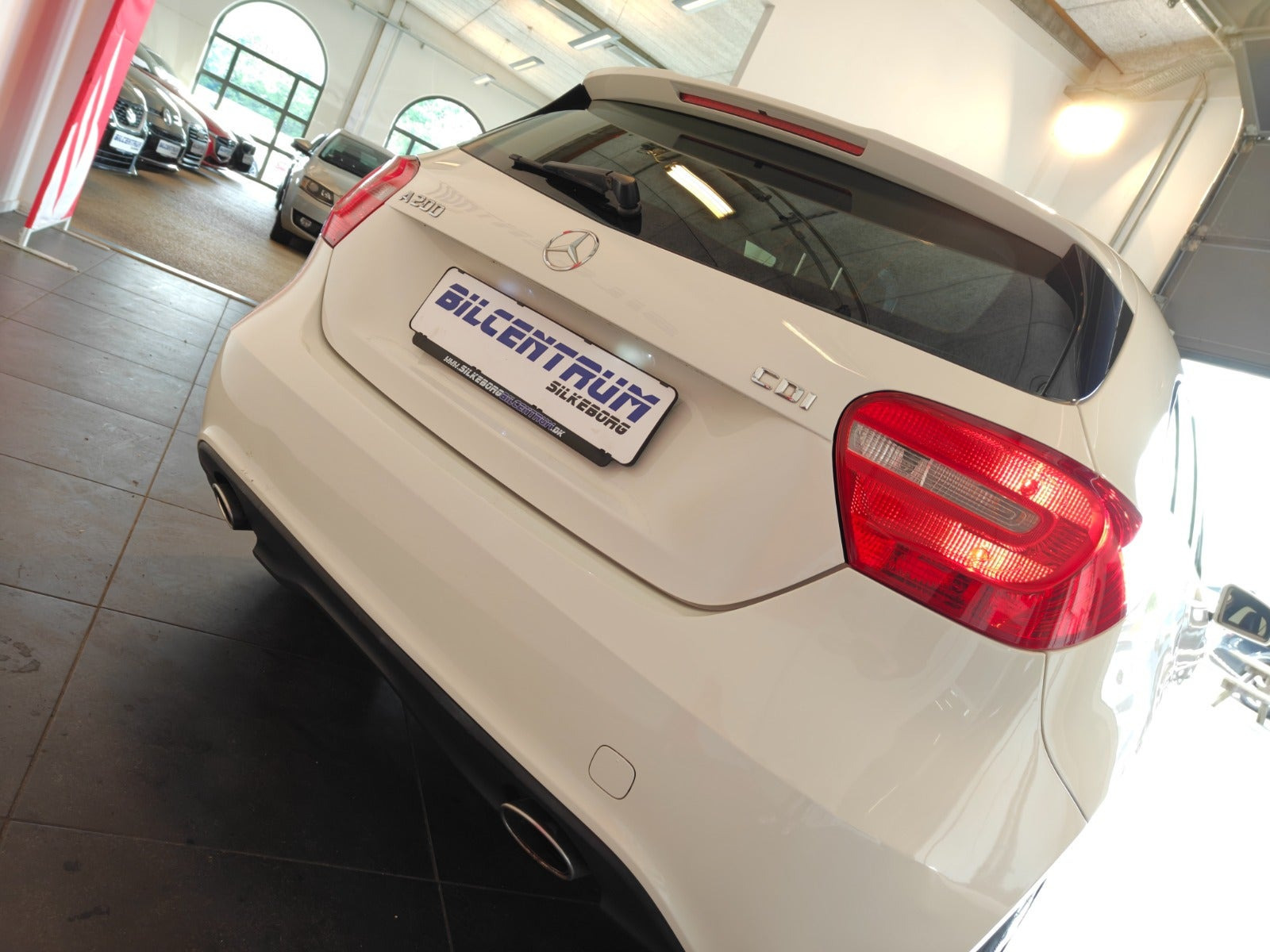 Hvid Mercedes A200 fra 2014