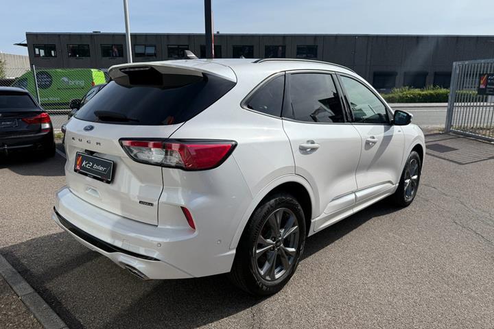 Hvid Ford Kuga fra 2021