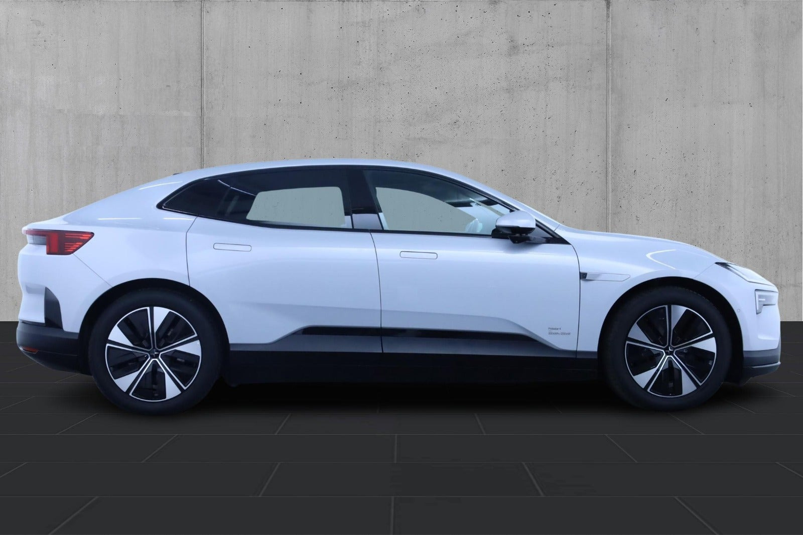 Hvid Polestar 4 fra 2024