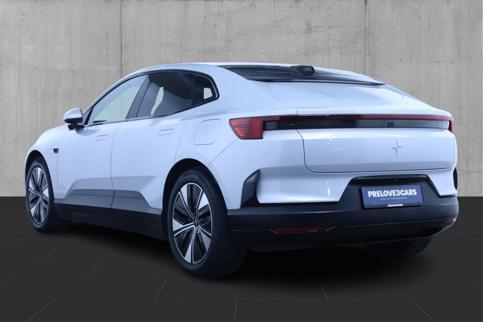 Hvid Polestar 4 fra 2024