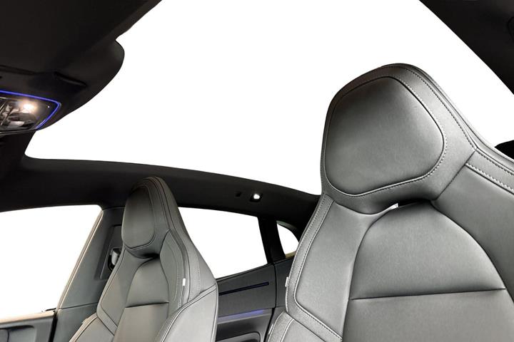 Hvid Polestar 4 fra 2024