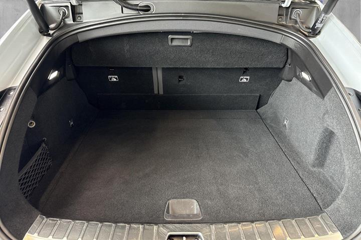 Hvid Polestar 4 fra 2024