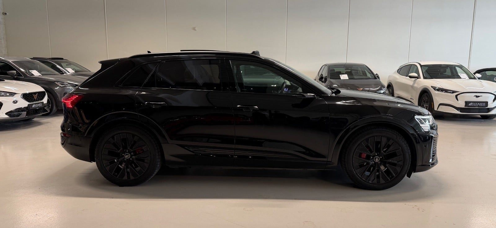 Sort Audi Q8 e-tron fra 2024