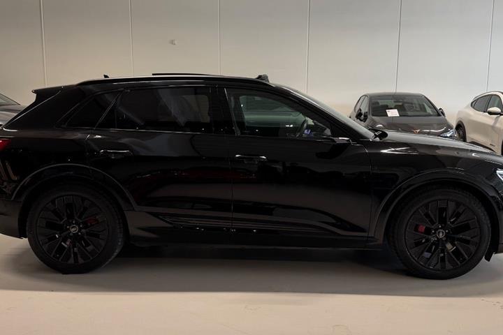 Sort Audi Q8 e-tron fra 2024