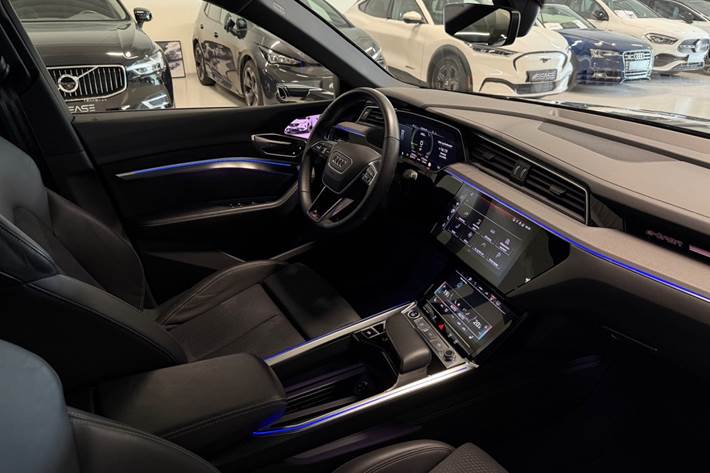 Sort Audi Q8 e-tron fra 2024
