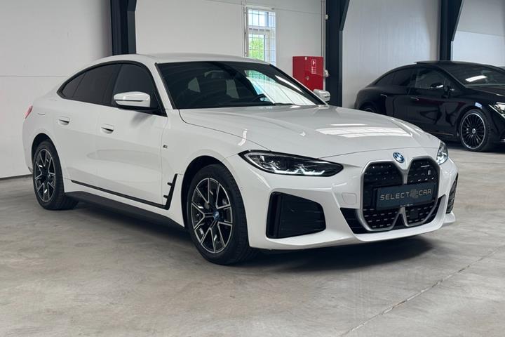 Hvid BMW i4 fra 2023