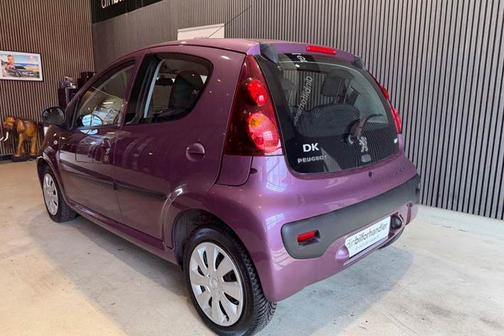 Lilla Peugeot 107 fra 2014