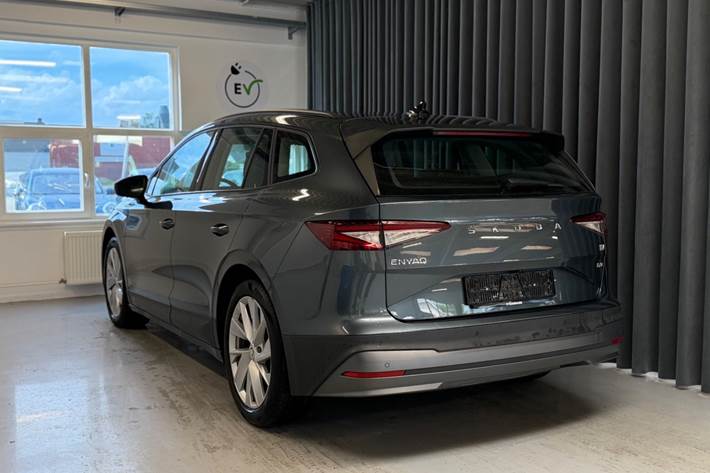 Grå Skoda Enyaq fra 2021