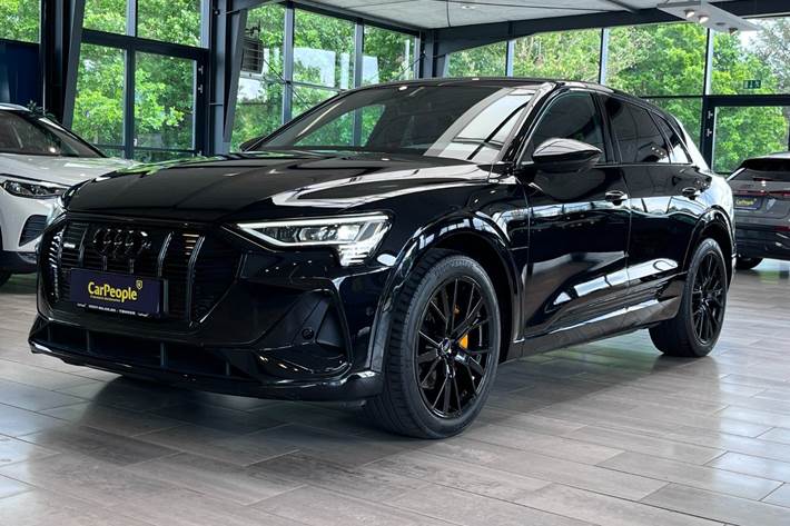 Gul Audi e-tron fra 2022