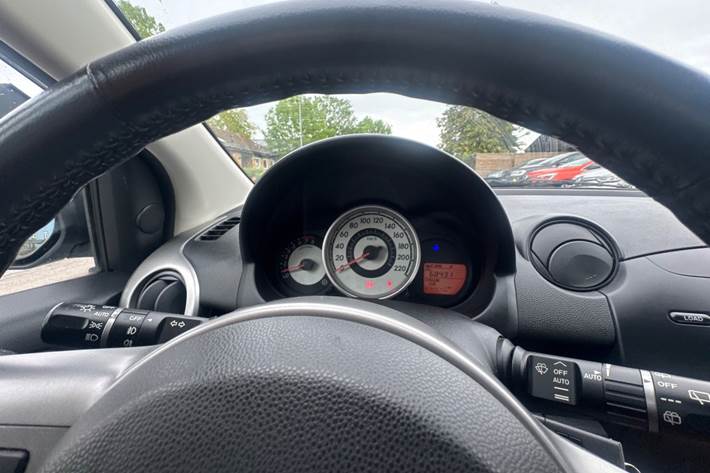 undefined Mazda 2 fra 2008