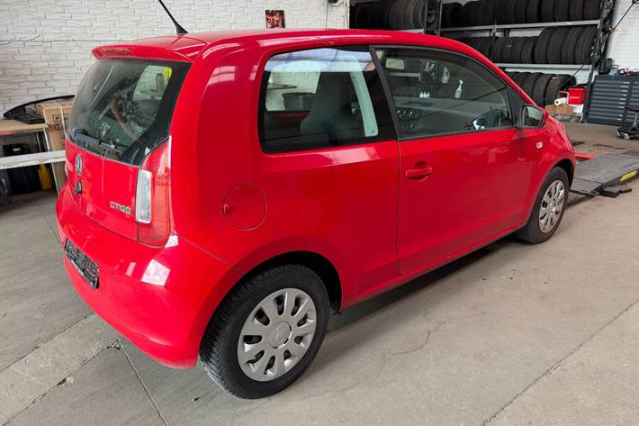 Rød Skoda Citigo fra 2013