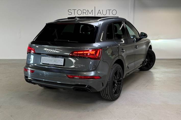 Grå Audi Q5 fra 2022