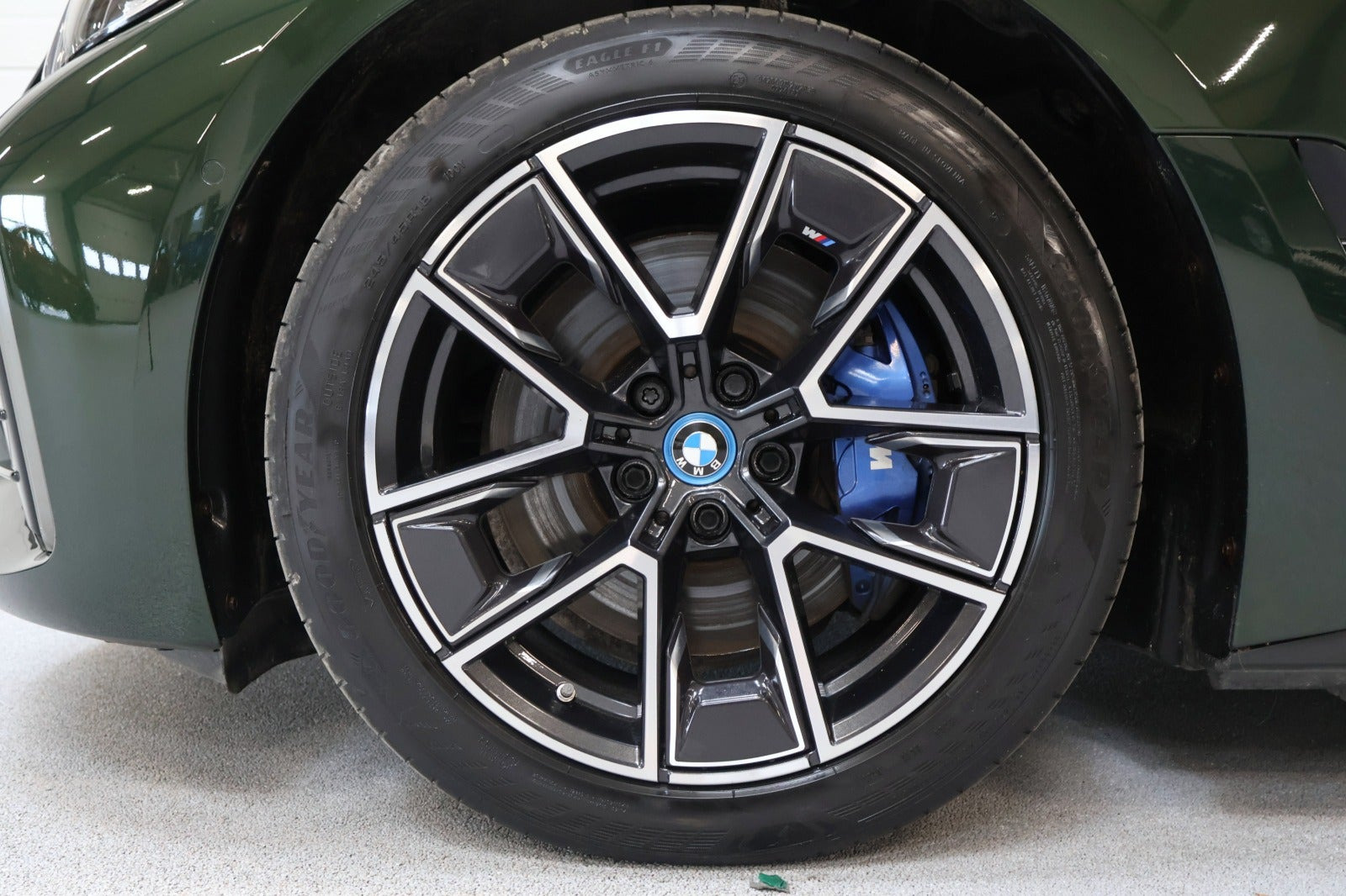 Grøn BMW i4 fra 2023