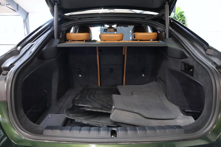 Grøn BMW i4 fra 2023
