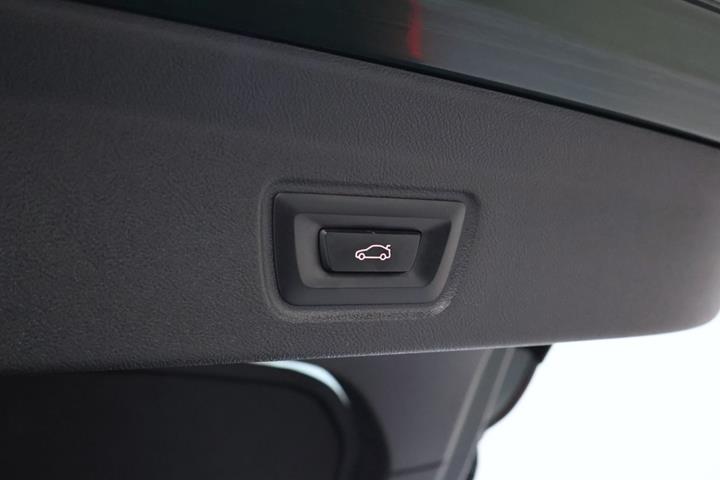 Grøn BMW i4 fra 2023