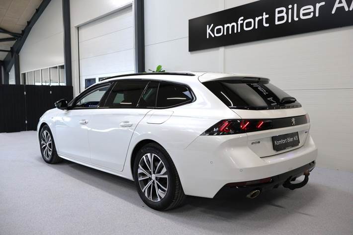 Hvid Peugeot 508 fra 2022