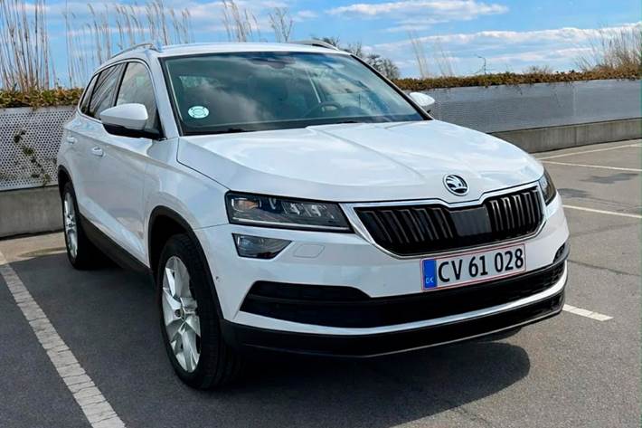 Hvid Skoda Karoq fra 2020