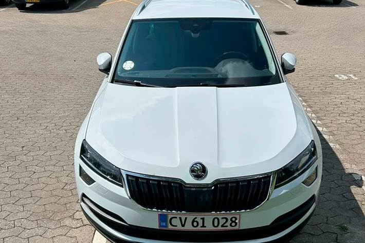 Hvid Skoda Karoq fra 2020