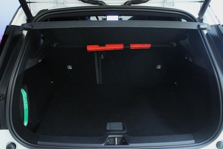 Hvid Volvo EX30 fra 2024