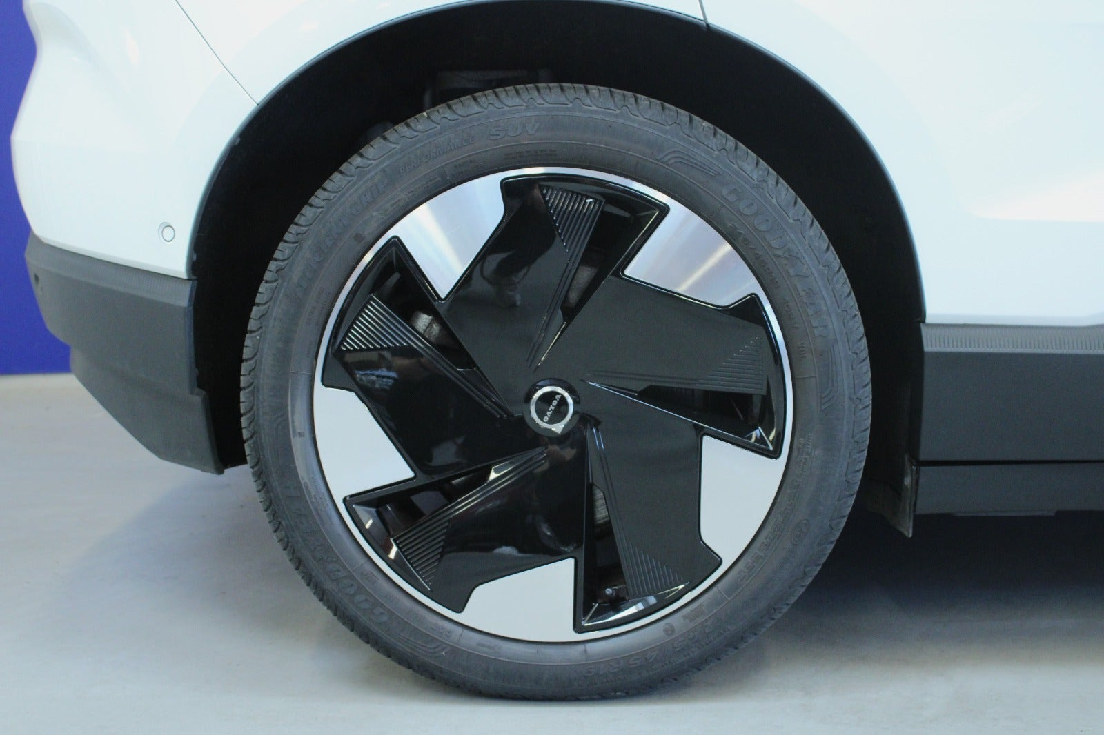 Hvid Volvo EX30 fra 2024
