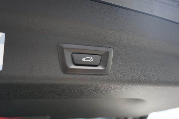 Sort BMW iX1 fra 2025