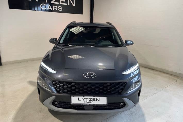 Grå Hyundai Kona fra 2021