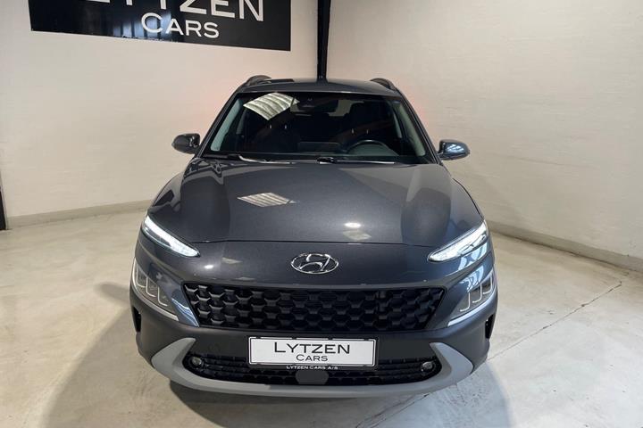 Grå Hyundai Kona fra 2021