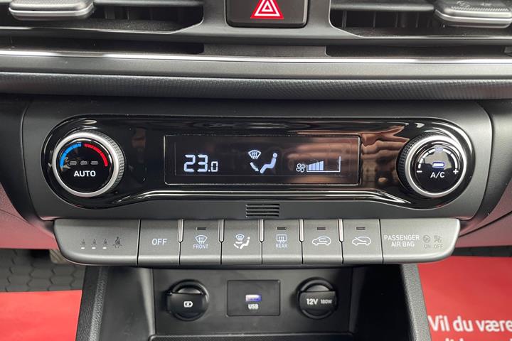 Grå Hyundai Kona fra 2021