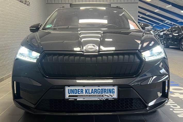 Sort Skoda Enyaq fra 2023