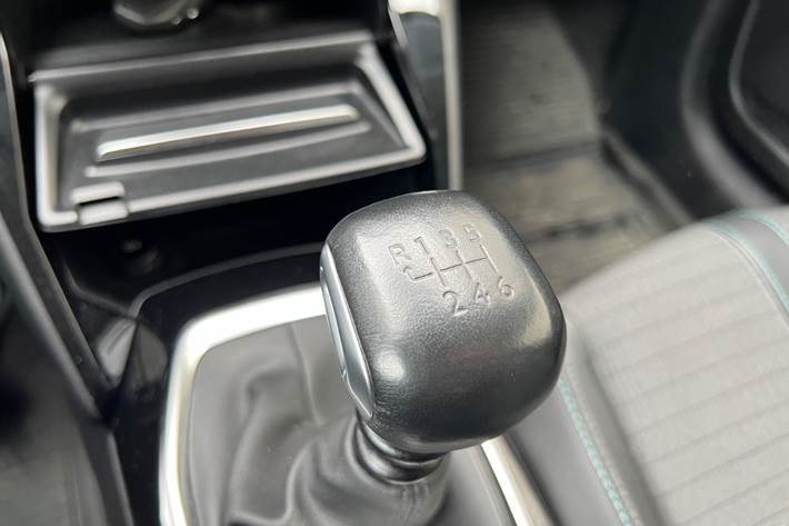 Sort Peugeot 208 fra 2022