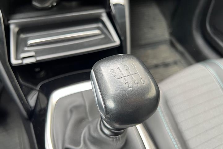 Sort Peugeot 208 fra 2022