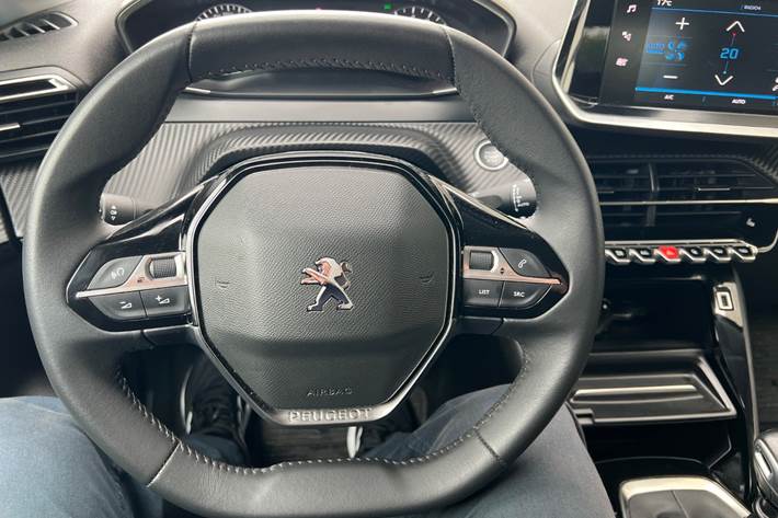 Sort Peugeot 208 fra 2022