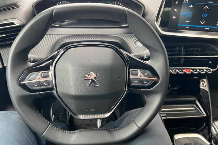 Sort Peugeot 208 fra 2022