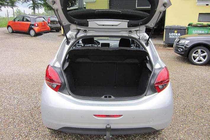 undefined Peugeot 208 fra 2016