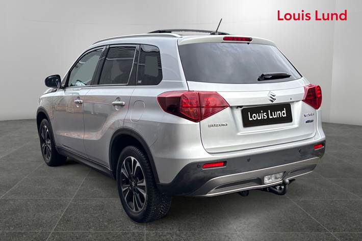 Sølv Suzuki Vitara fra 2022