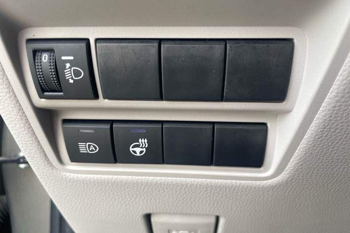 Bronze Toyota Yaris fra 2023