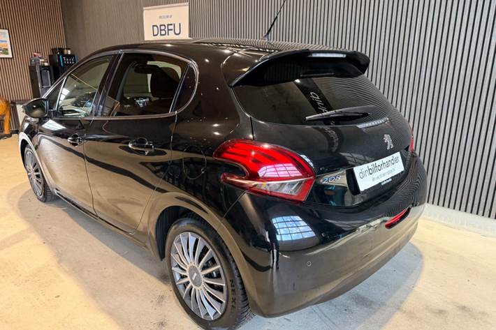 Sort Peugeot 208 fra 2017