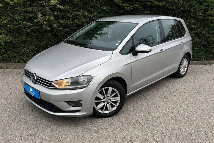 undefined VW Golf Sportsvan fra 2014 set udefra