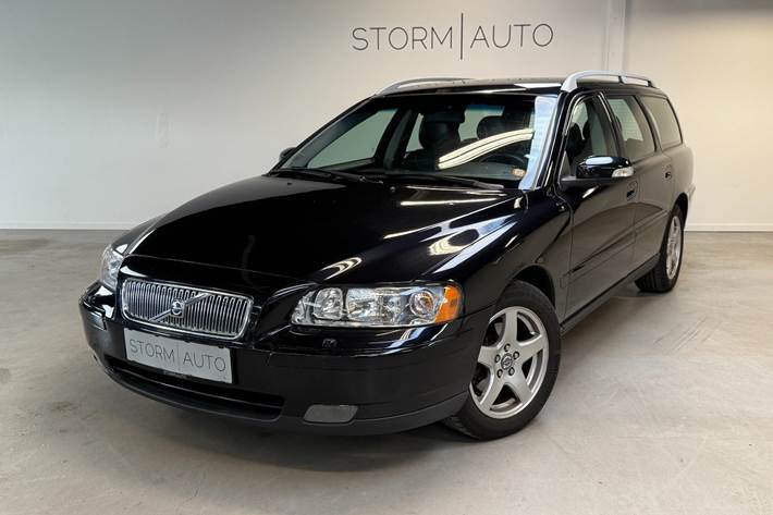 Sølv Volvo V70 fra 2006