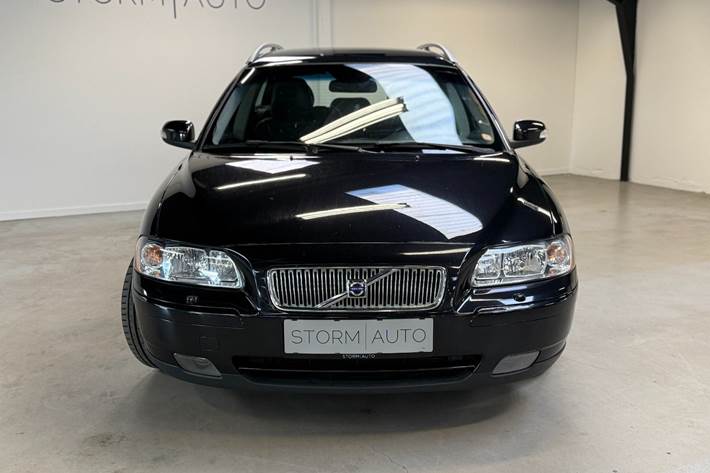 Sølv Volvo V70 fra 2006