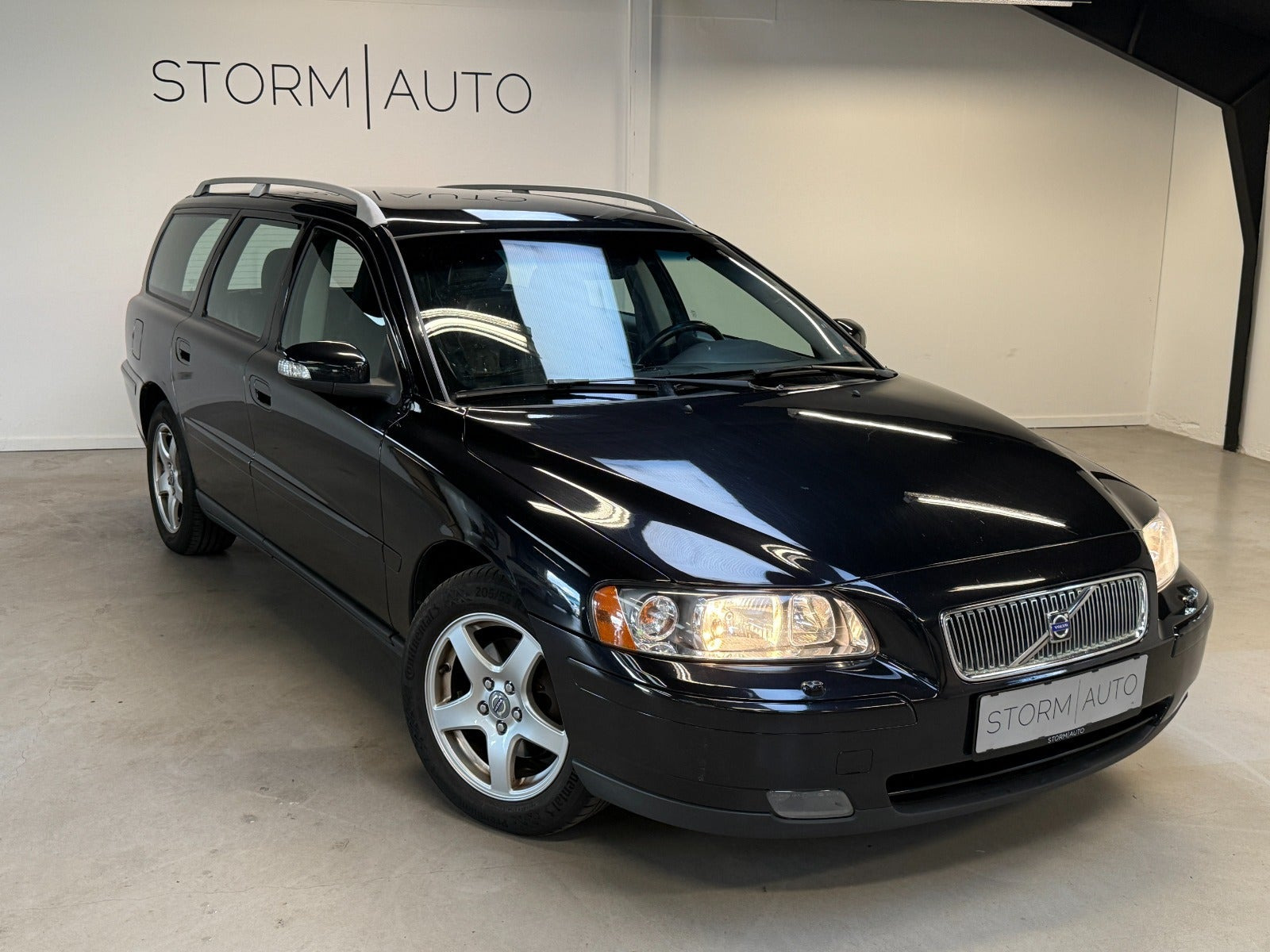 Sølv Volvo V70 fra 2006