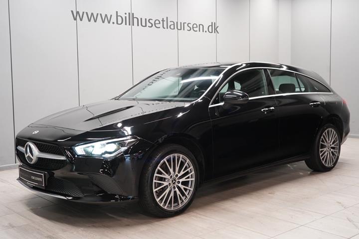 Sort Mercedes CLA250 e fra 2023 set udefra